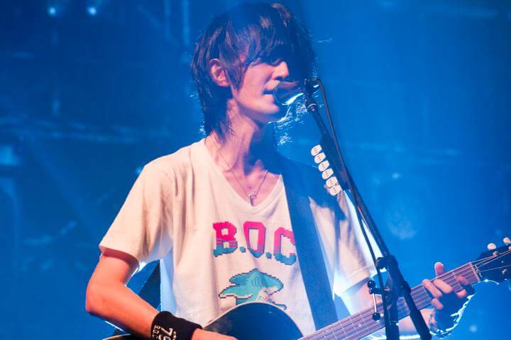 Bump コロニーの公式情報と歌詞の意味 心によって生まれる世界